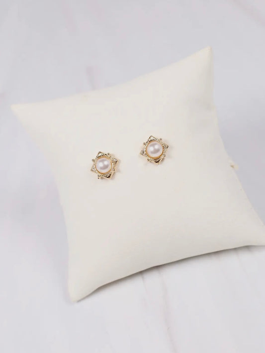 Luthor Pearl Stud Earring